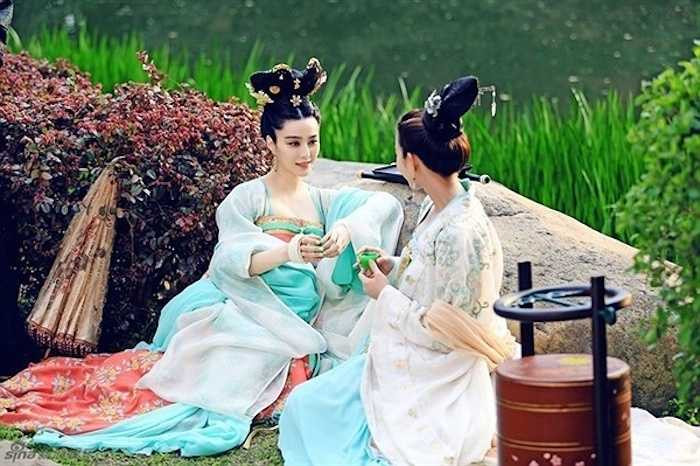 Trong phim Võ Mỵ Nương truyền kỳ, Phạm Băng Băng đã hào phóng không ngần ngại đầu tư hơn 3000 trang phục cho riêng dàn mỹ nữ. 