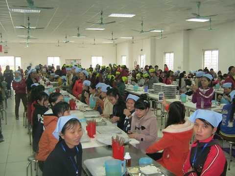 Ngộ độc tập thể ở Công ty NamSung Vina: Hàng trăm công nhân không dám ăn cơm