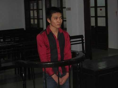 Táo tợn cướp giật xong nhảy xuống biển... kêu cứu