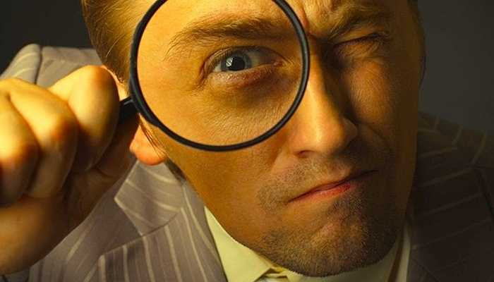 3. Săm soi tiểu tiết Hãy ghé qua bàn của nhân viên bạn muốn sa thải 6 lần mỗi ngày và hỏi: 'Anh đang làm gì thế?'. Với cách làm này, đảm bảo bất cứ nhân viên nào cũng sẽ đi tìm việc mới ngay.