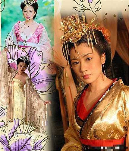 Võ Tắc Thiên của Giả Tịnh Văn được đánh giá là nàng Võ Mỵ Nương ngọt ngào, đáng yêu nhất dù diễn xuất của cô bị chê là thiếu khí chất, chưa có chiều sâu để thể hiện uy của người đàn bà đa mưu, quyền lực.