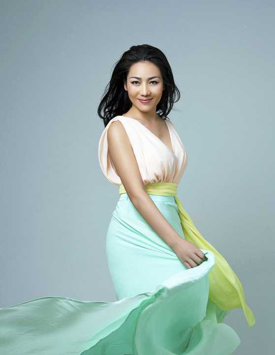 Gồm 9 ca khúc nổi tiếng của Phó Đức Phương, Minh Thu hát Phó Đức Phương sẽ là sản phẩm âm nhạc đem lại nhiều bất ngờ cho công chúng yêu nhạc, vốn đã quen tai những sáng tác của tác giả này như Không thể và có thể, Chảy đi sông ơi,Trên đỉnh Phù Vân…