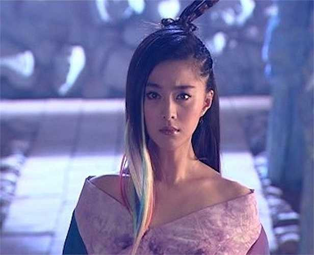 Đảm nhận vai nữ chính, Phạm Băng Băng được ưu ái khá nhiều trang phục đẹp, nhằm thu hút sự chú ý của người hâm mộ. Theo Zing