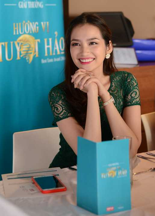 Trúc Diễm sinh năm 1987, từng đoạt ngôi á hậu 1 cuộc thi Hoa hậu Phụ nữ Việt Nam qua ảnh. Năm 2007, cô đại diện Việt Nam dự thi Hoa hậu Trái đất và được nhận giải Hoa hậu Thời trang. Ngoài người mẫu, cô còn tham gia lĩnh vực phim ảnh. Đầu năm 2015, Trúc Diễm sẽ lên xe hoa, kết thúc đời độc thân. Bạn trai cô là một doanh nhân Việt kiều.