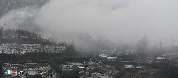 Mây bay qua tăng thêm phần lãng mạn dù thời tiết rất lạnh.