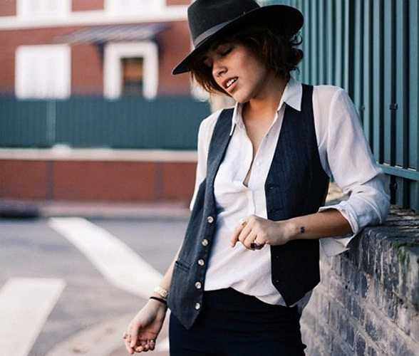 Christina Caradona: Là người mẫu, blogger thời trang, làm dân mạng phát cuồng vì những bức ảnh đường phố tuyệt đẹp. Cô có 130.000 người theo dõi trên mạng. Christina được ưa thích vì tạo ra sự cá tính, sành điệu mà không cần dùng đồ quá đắt tiền hay phối quá cầu kỳ. 