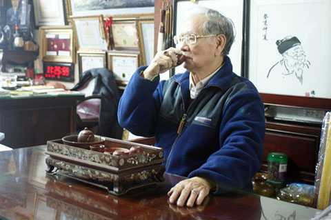 bảo vật, đồ cổ, Huế, nghệ nhân thêu tay, vua Khải Định