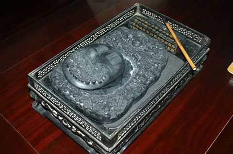 bảo vật, đồ cổ, Huế, nghệ nhân thêu tay, vua Khải Định