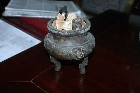 bảo vật, đồ cổ, Huế, nghệ nhân thêu tay, vua Khải Định