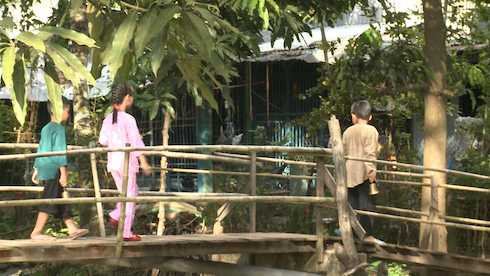 bố ơi mình đi đâu thế vượt cầu tre