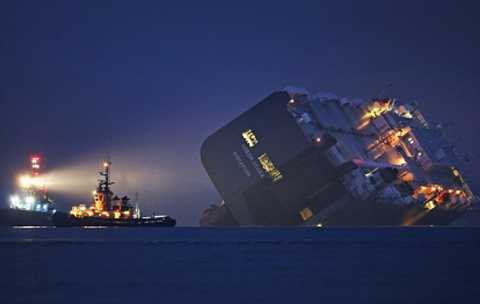 1.200 xe hơi hạng sang có nguy cơ ngấm mặn 