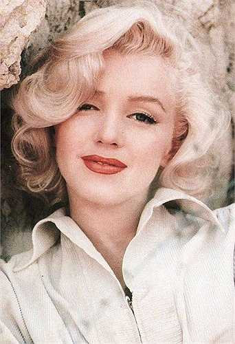 Dù đã trở về với cát bụi song Marilyn Monroe luôn là một biểu tượng sắc đẹp khó phai mờ trong lòng người hâm mộ.
