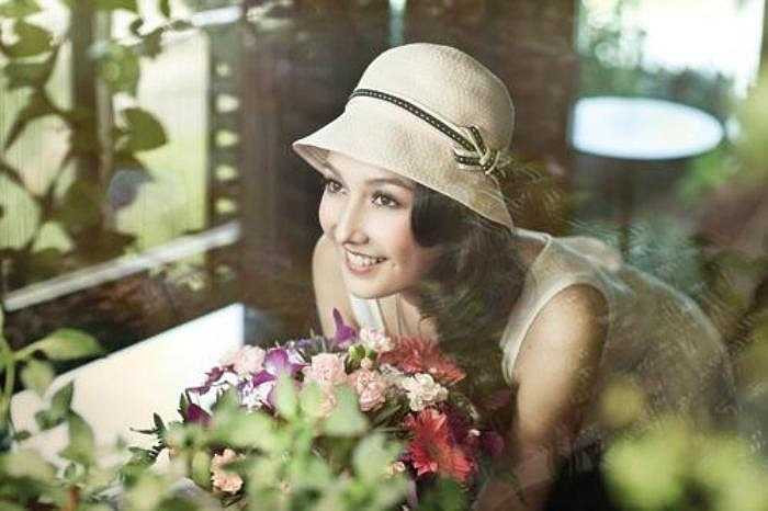 Anna Trương là con của nhạc sĩ Anh Quân và một người phụ nữ Đức khi anh sang sống và học tập tại đây.