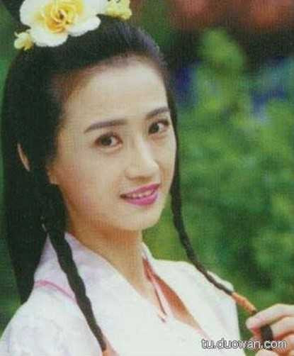 Thúy Ngọc xuất gia theo Phật năm 2001 và hoàn tục năm 2002.