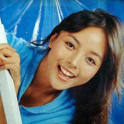 Ca sĩ, diễn viên Lưu Lam Khê.