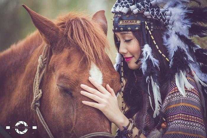 Kim Ngân được nhiều người biết đến từ khi tham gia đóng nhiều quảng cáo và các MV ca nhạc và mẫu ảnh...