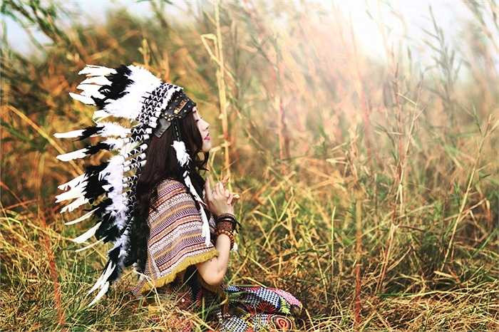 Nữ sinh xinh đẹp này chia sẻ thông qua bộ ảnh, cô muốn thể hiện vẻ đẹp hoang dã, quyến rũ của các dân tộc khác nhau trên thế giới