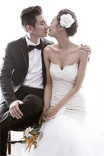 Quá may mắn trong cả sự nghiệp lẫn cuộc sống riêng nên nhiều người đã ví Lê Thúy là nàng Lọ lem hiện đại.