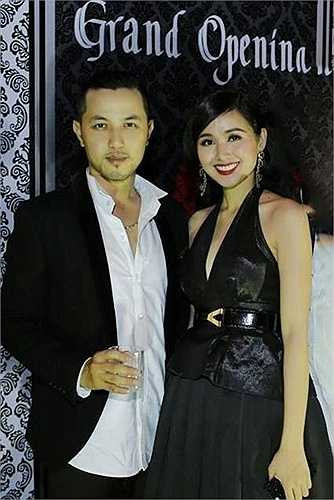 Sau lúc đó, Tâm Tít vẫn im lặng, tuy nhiên một hot girl là bạn thân của Tâm Tít đã tường thuật lại rành rọt Thế Bảo hành hung Tâm Tít ra sao, rồi tới mức cô phải bỏ nhà đi hay cứa tay, rửa ruột phải nhập viện.