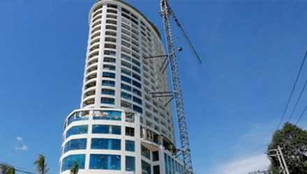 Nữ công nhân rơi từ tầng 25 công trình khách sạn