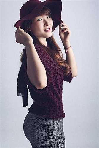 Linh Ly đang là sinh viên năm 3, khoa Tài chính, ĐH Kinh doanh Công nghệ Hà Nội.