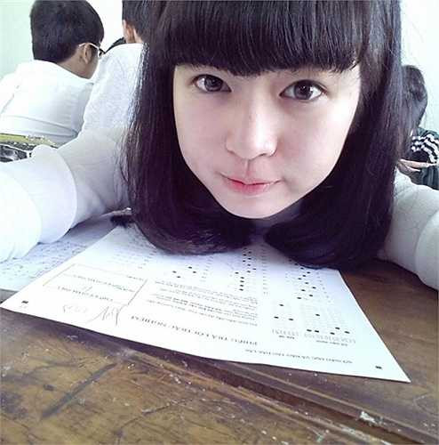 Được biết, nữ sinh này có tên thật là Đỗ Khánh Vân, sinh ngày 30/9/1995, quê Đắk Lắk, hiện là sinh viên năm 2 ngành Thiết kế thời trang, trường Quốc tế ADS International Design & Art Center.