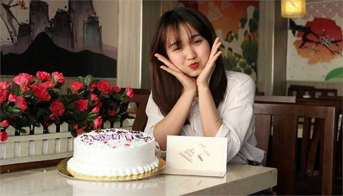 Mai Phương hiện là huấn luyện viên cho đội tuyển wushu trẻ Hà Nội. Hoa khôi xinh xắn này còn chung tay mở một cửa hàng ăn khá đắt khách trên phố Hàng Vôi.