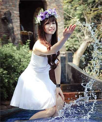 Đi học võ từ năm 7 tuổi nhưng hot girl Taekwondo vẫn giữ được làn da trắng bóc, thân hình thon gọn, nổi bật.