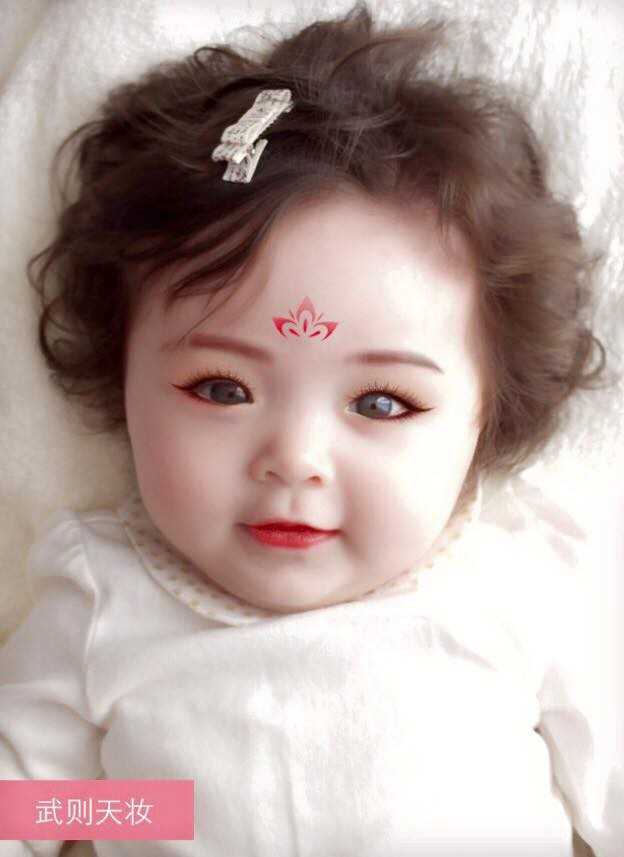 Bé Mộc Trà hóa Võ Tắc Thiên.