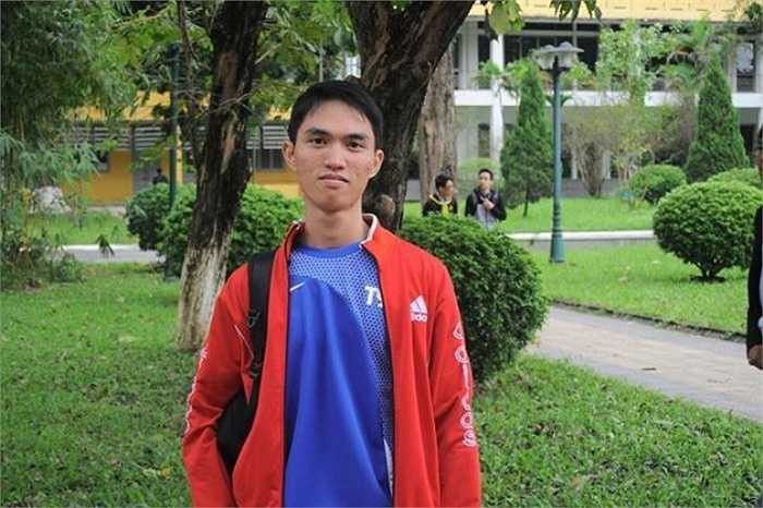 Hiện tại, Trí kinh doanh những sản phẩn handmade của mình qua hình thức online. Nam sinh trường ĐH Bách khoa cũng nhận khắc trực tiếp tại trường vào những dịp lễ hội, từ thiện. 