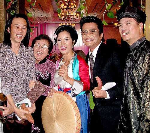 Thúy Nga được khán giả cả nước biết đến qua vai diễn cô gái bán khoai lang nướng trong một tiểu phầm hài của Gala Gặp nhau cuối tuần.