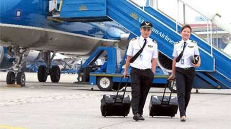 Bộ trưởng Đinh La Thăng đã chỉ thị tạm thời chưa chấp nhận cấp phép bay cho các phi công 