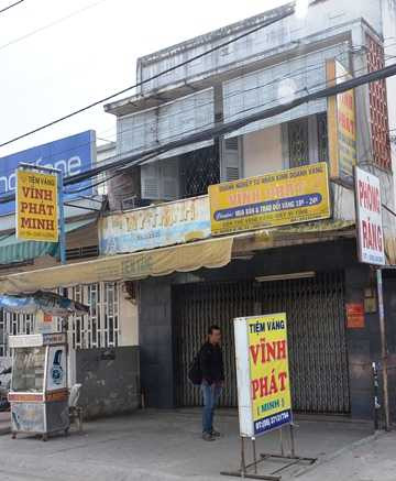 Tiệm vàng bị trộm 'cuỗm' sạch lúc rạng sáng ở TP.HCM