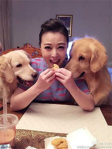 Khoảnh khắc dễ thương của Châu Hải My ngoài đời.