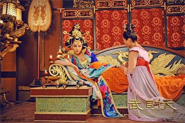 Nhờ thế, Tiêu Thục Phi được Đường Cao Tông Lý Trị hết mực sủng ái. Địa vị của cô trong hậu cung chỉ sau Vương hoàng hậu.