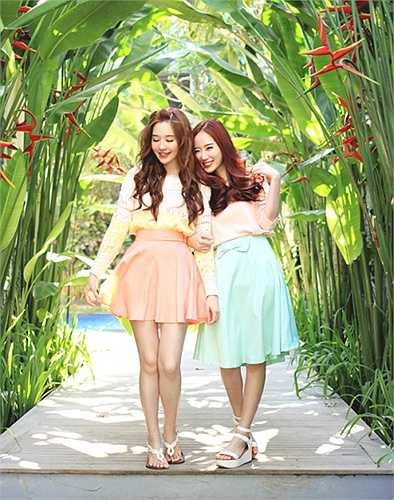 Elle và Jessica Yamada là hai hot girl bán hàng online kiêm blogger nổi tiếng Indonesia với ngoại hình thu hút và phong cách ấn tượng. Một số fan ca ngợi Elle - Jess là cặp chị em hot blogger xinh đẹp, sành điệu không kém cặp Jessica - Krystal xứ Hàn.