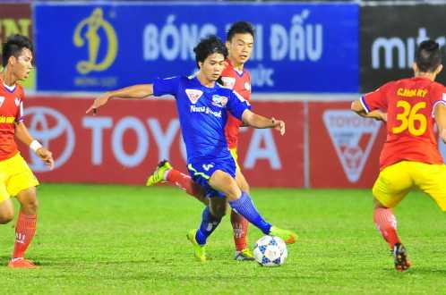 Công Phượng gây sốt V-League
