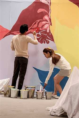 Mặc dù mỗi người chọn một con đường nổi tiếng riêng, nhưng rõ ràng không ai phủ nhận được vẻ đẹp của Ngân Khánh ngày càng rạng rỡ, và hướng đi của Ngân Khánh cũng khác với những người đẹp khác.