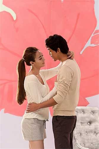 Tổng cộng 38 tiếng ghi hình không nghỉ, Ngân Khánh và make up phải thay nhau tranh thủ chợp mắt tại trường quay