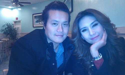 Mối quan hệ của cả hai bị phanh phui khi chính ông bầu hải ngoại lên tiếng công khai mối quan hệ vào tháng 11/2013. 