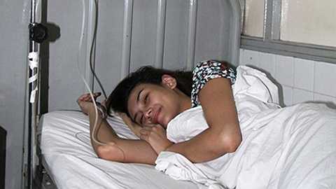 Song, may mắn thay người đẹp không bị ảnh hưởng nhiều về sức khỏe. 