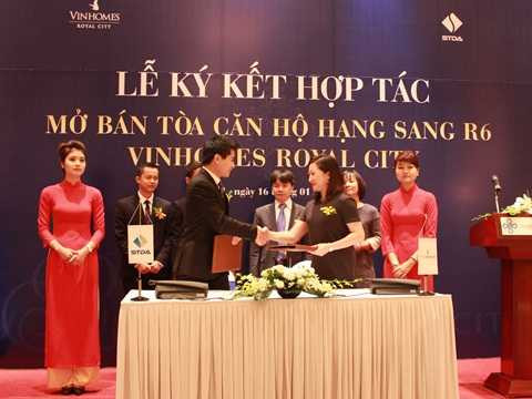 Lễ ký kết phân phối dự án căn hộ hạng sang R6 Vinhomes Royal City