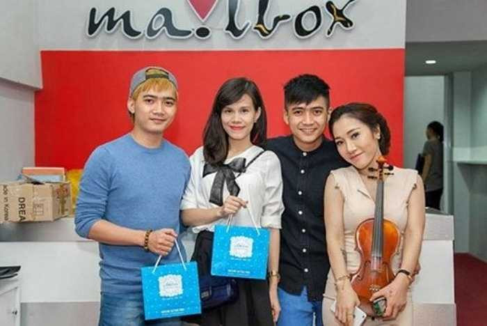 Cô gái có gương mặt giấu tuổi này đã có 5 năm học violin tại Nhạc viện Huế và tốt nghiệp với số điểm gần tối đa.