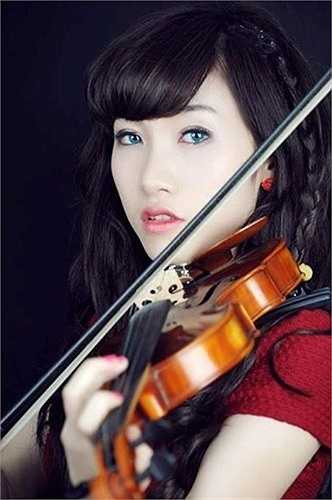 Phương Hường trực tiếp giảng dạy, truyền đạt kinh nghiệm cho các học viên và bước đầu thành công với ý tưởng của mình.