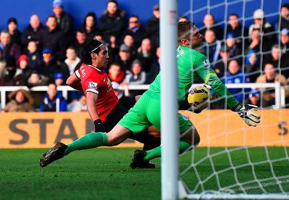 Falcao vô duyên trước cầu môn QPR