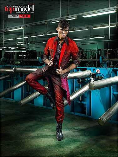 Bên cạnh đó, anh chàng còn được trời phú cho gương mặt góc cạnh đầy ấn tượng của một người mẫu.