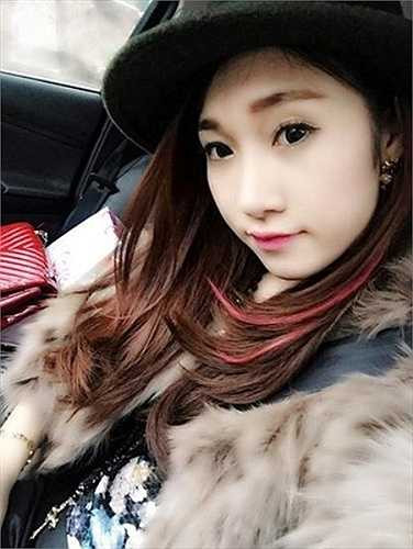 Với sự chuyên tâm dành cho những ý tưởng táo bạo, Phương Hường có một thu nhập rất tốt, khoảng 50 triệu đồng/tháng.