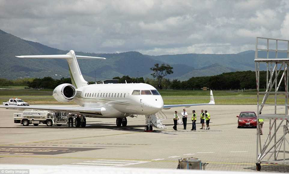 Chuyên cơ Bombardier Global Express được rất nhiều người nổi tiếng sử dụng. Giá của nó là 42 triệu USD 
