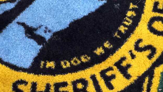 Cận cảnh tấm thảm sai chính tả