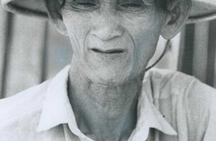 Cụ ông ở Xóm Suối. 